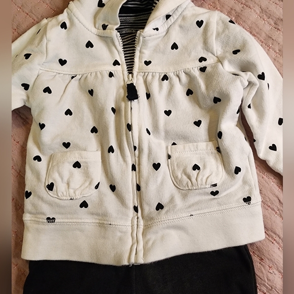 Carter's 3 Peice Set - 6 months, baby girl - Picture 2 of 6